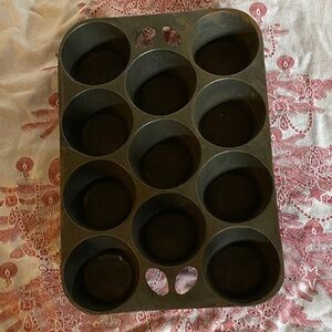 Vintage Cast Iron Muffin Pan 11-Cup Old Farmhouse Bakeware Made in USA Rustic